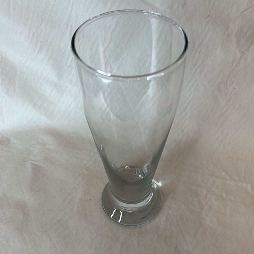 Beer Drinking Glass 24 Ounces 9 Inches Tall 3 1/4 Inches Diameter Clear Glass - Picture 2 of 4